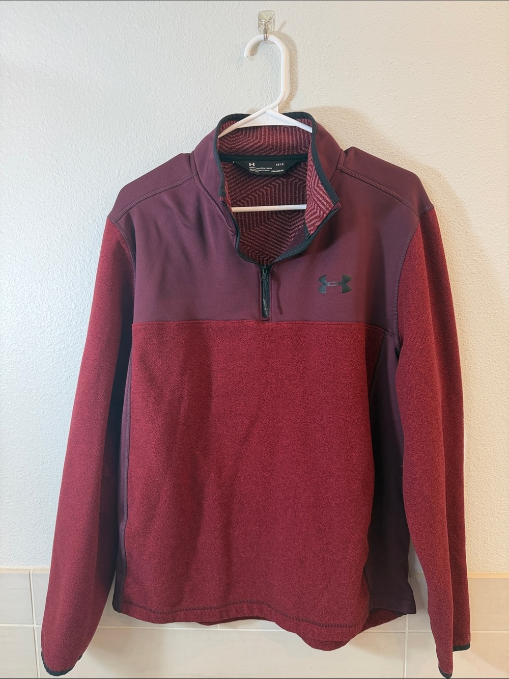 Under Armour Men’s Size Large Maroon & Red Quarter-Zip Pullover Jacket